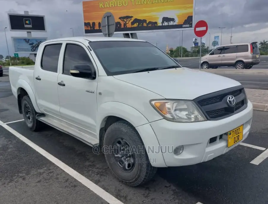 Toyota Hilux 2007 White
