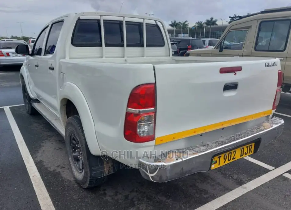 Toyota Hilux 2007 White