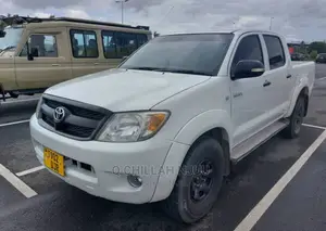 Toyota Hilux 2007 White