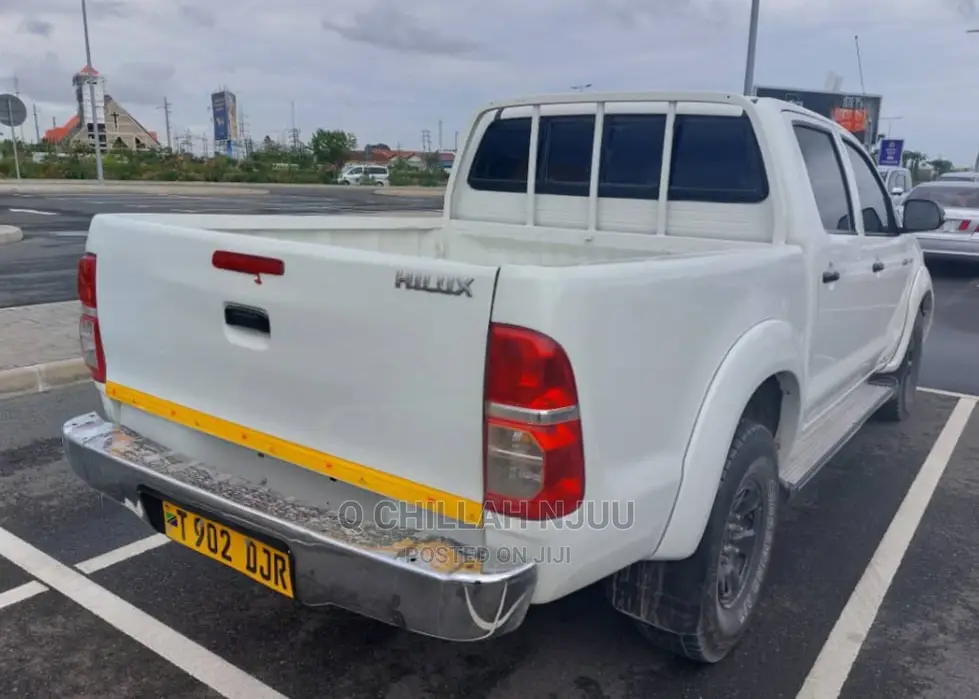 Toyota Hilux 2007 White