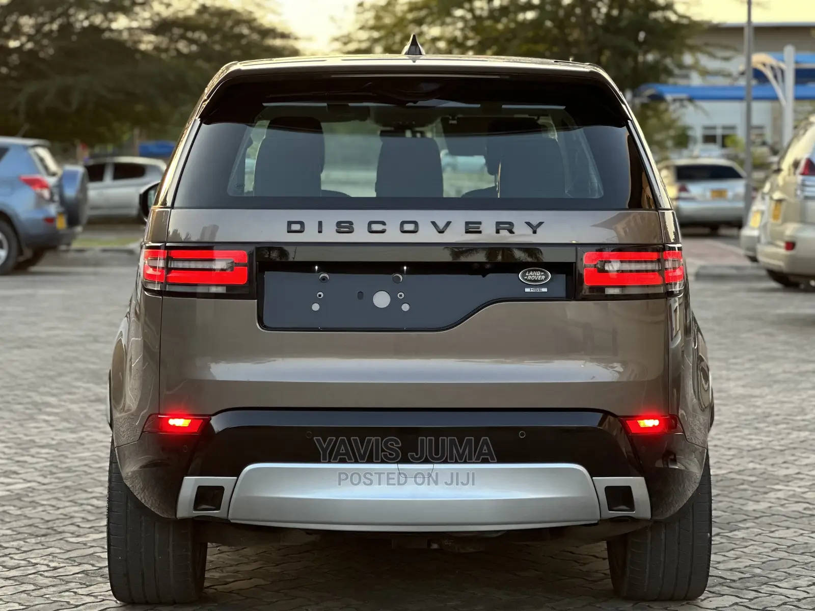 Land Rover Discovery 2018 Gold