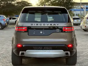 Land Rover Discovery 2018 Gold