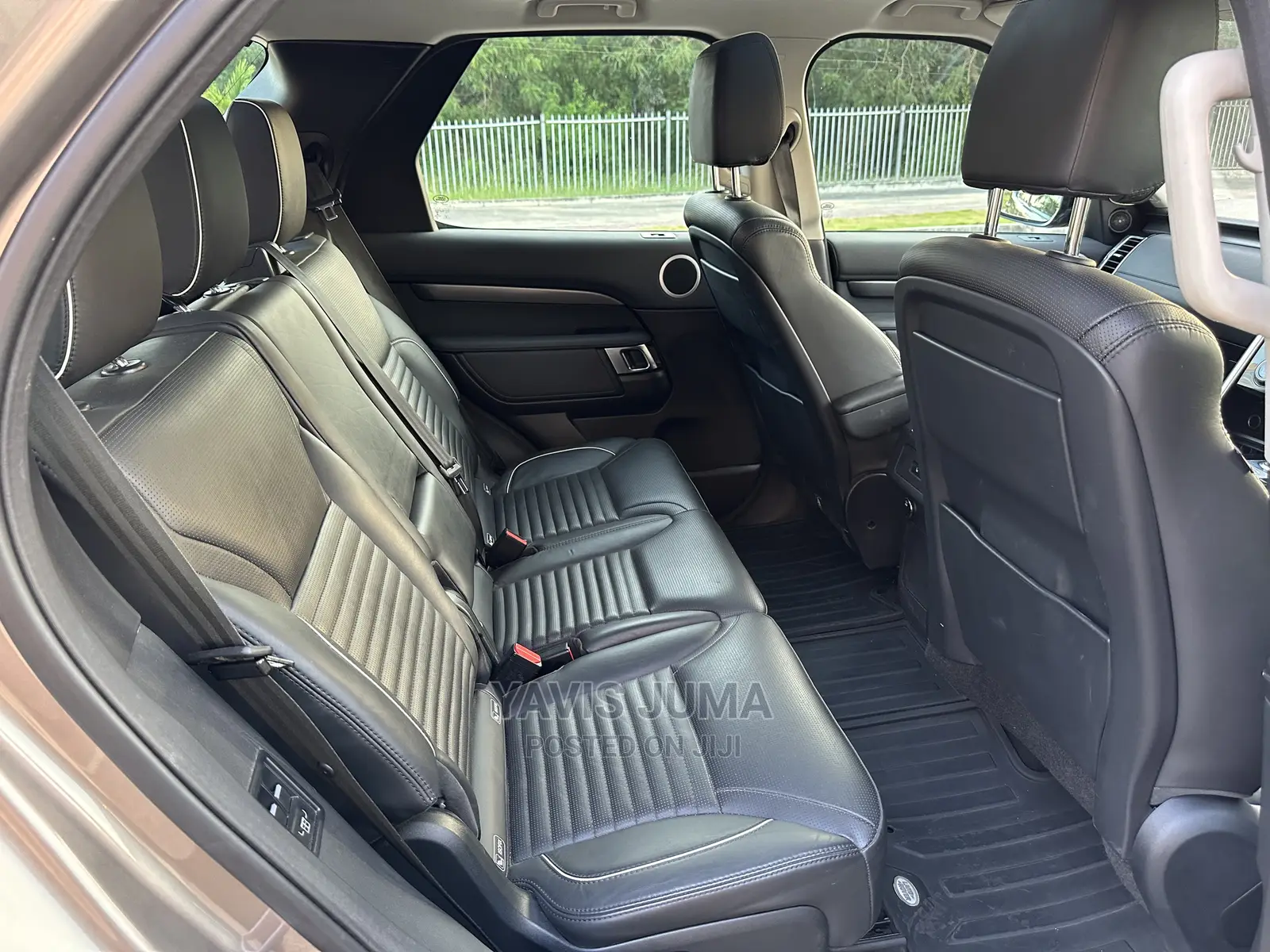 Land Rover Discovery 2018 Gold