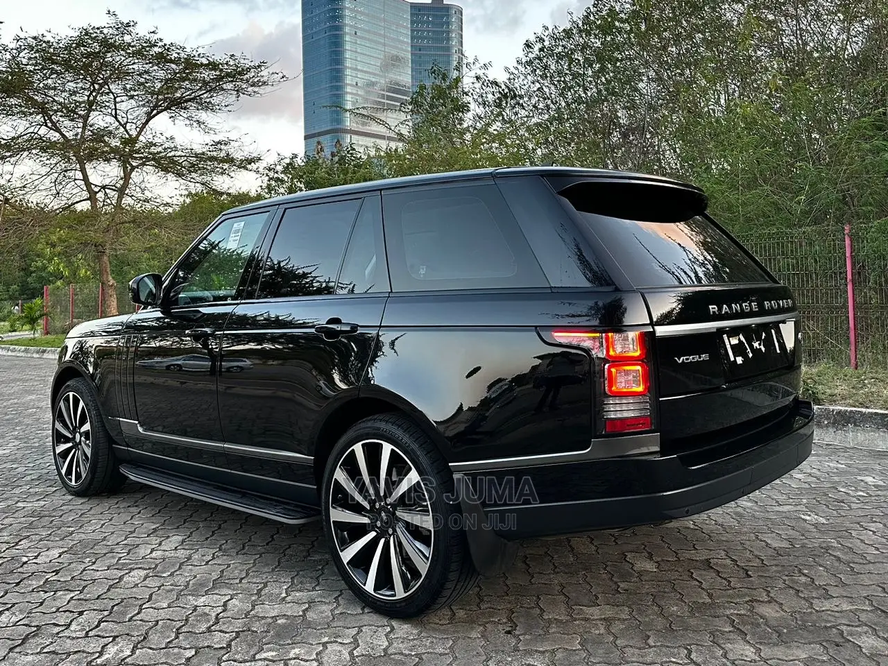 Land Rover Range Rover Vogue 2016 Black