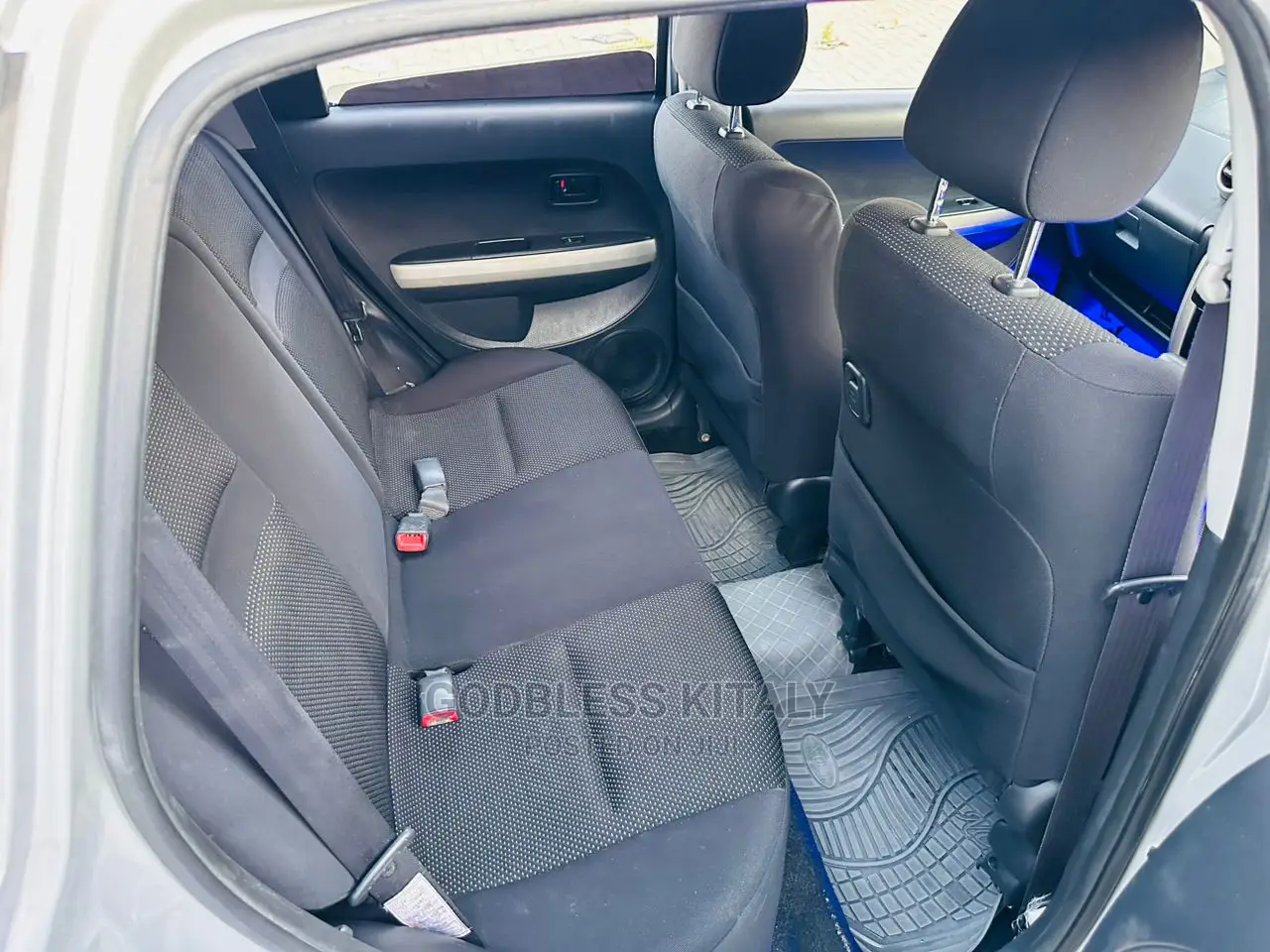 Toyota IST 2003 Silver