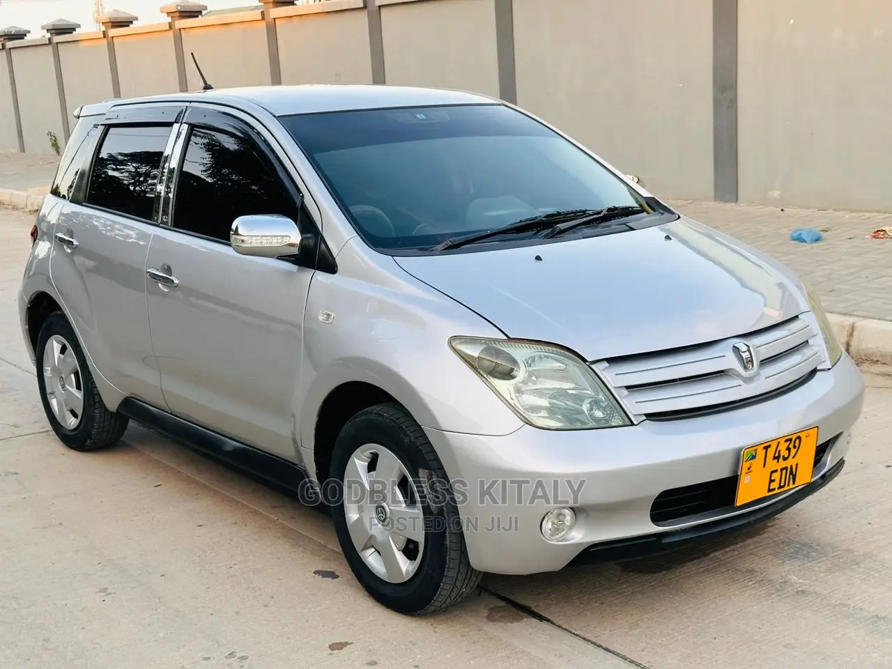 Toyota IST 2003 Silver