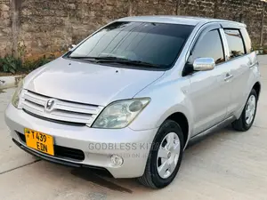 Toyota IST 2003 Silver