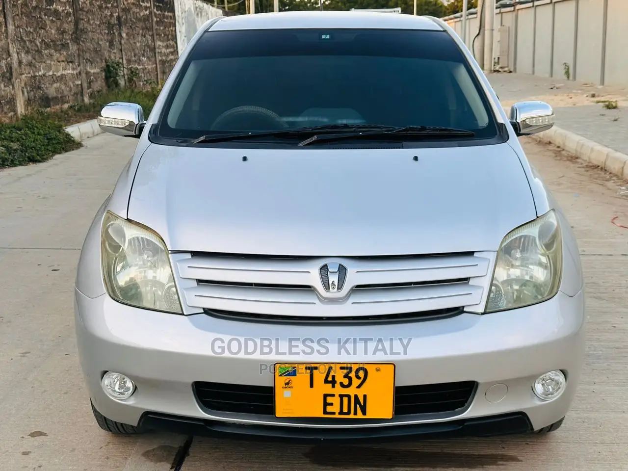 Toyota IST 2003 Silver