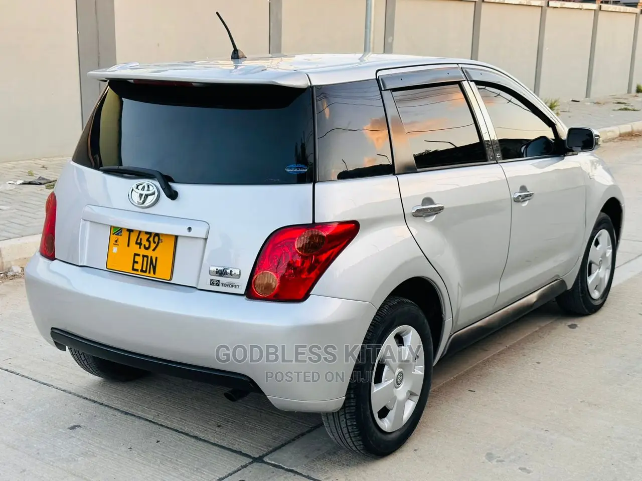 Toyota IST 2003 Silver