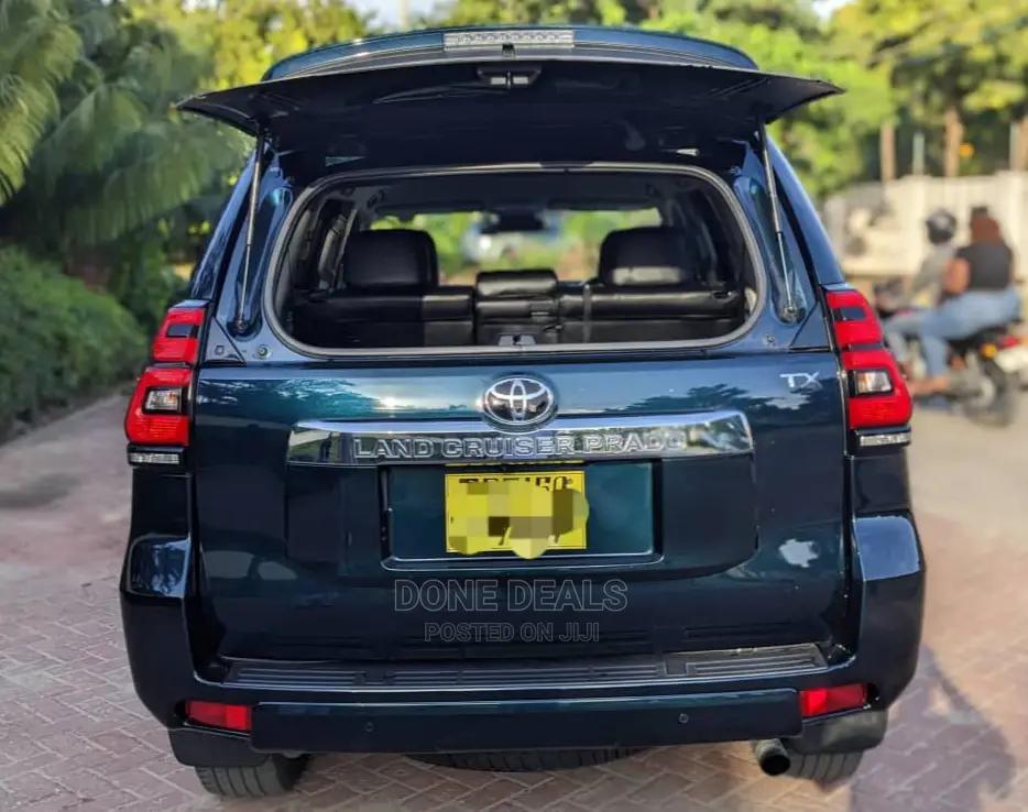 Toyota Land Cruiser Prado 2020 Gray