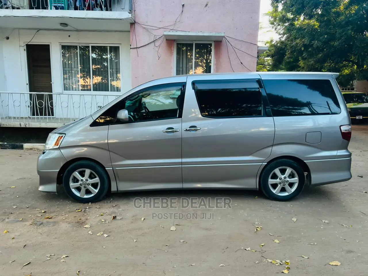 Toyota Alphard 2004 Gold