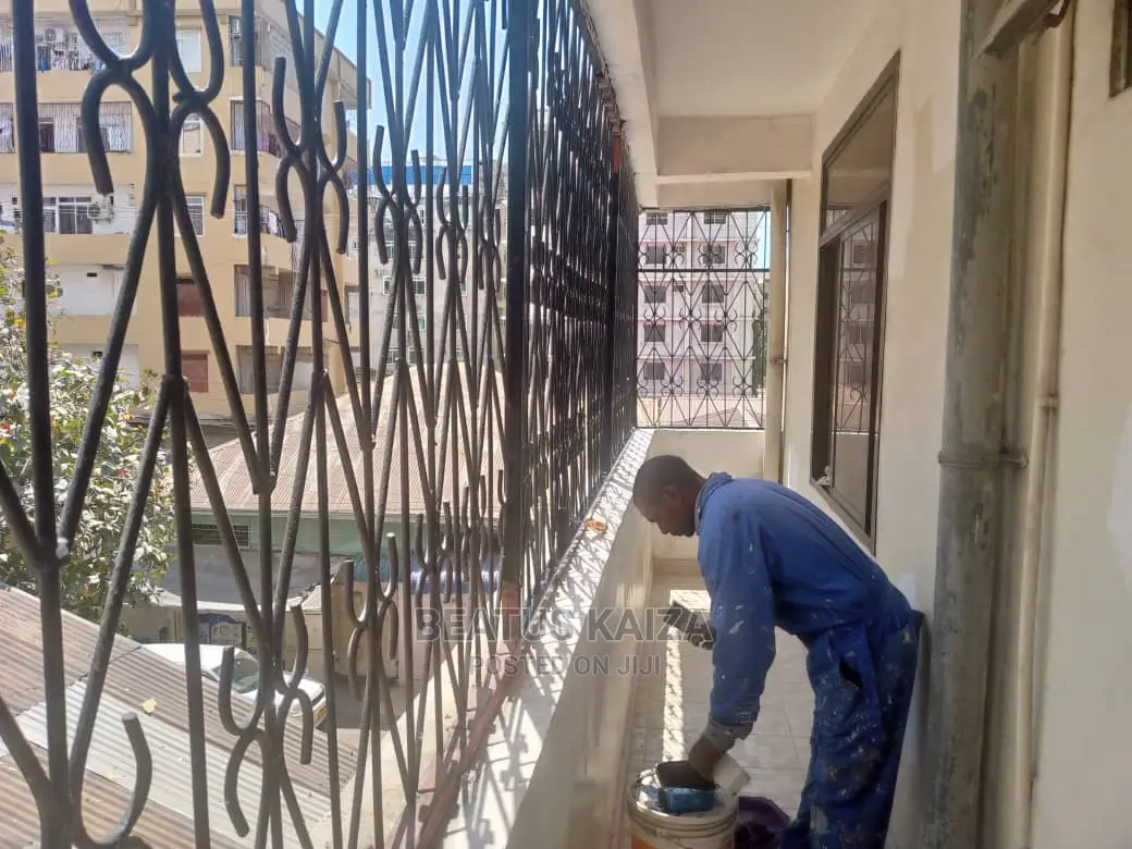 3bdrm Block of Flats in Madina Street for rent