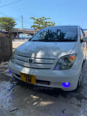 Toyota IST 2005 White