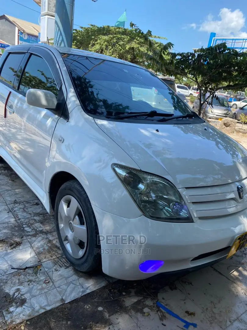 Toyota IST 2005 White