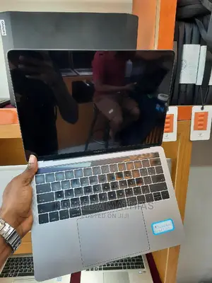 Laptop Apple MacBook Pro 2017 8GB Intel Core I5 SSD 256GB