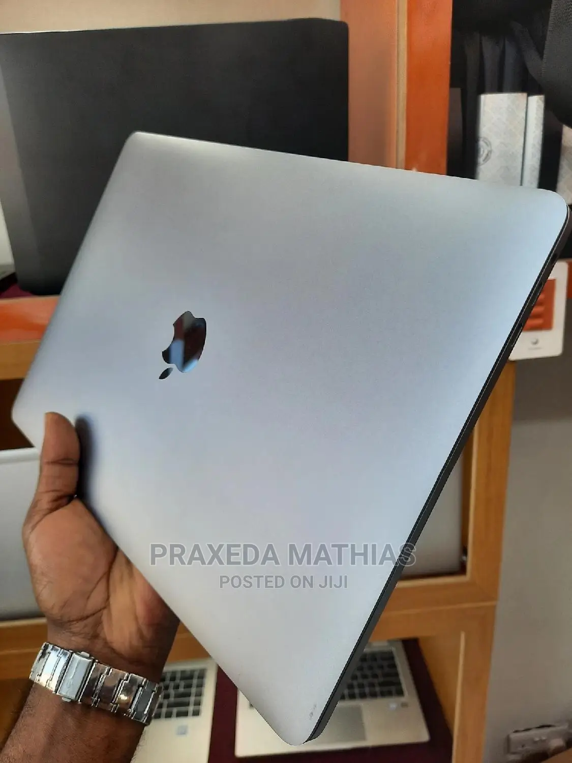 Laptop Apple MacBook Pro 2017 8GB Intel Core I5 SSD 256GB