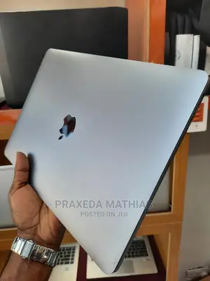 Laptop Apple MacBook Pro 2017 8GB Intel Core I5 SSD 256GB