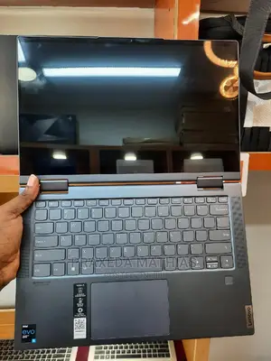 New Laptop Lenovo Yoga 710 16GB Intel Core I5 SSD 512GB