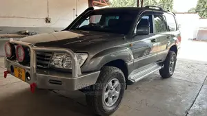 Toyota Land Cruiser HDJ 100 2003 Black