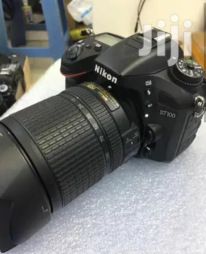 NIKON 7100