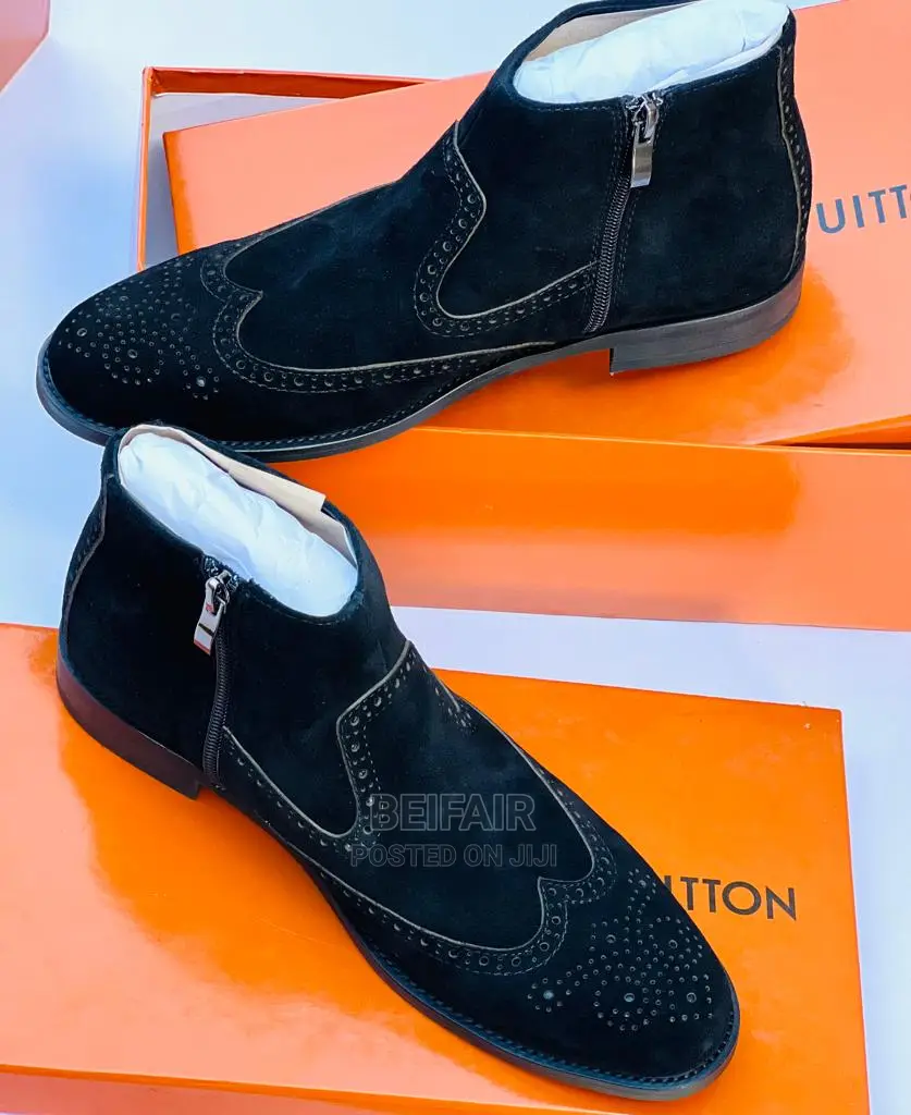 Original Clarks Men's Black Boots | Buti Za Kiume