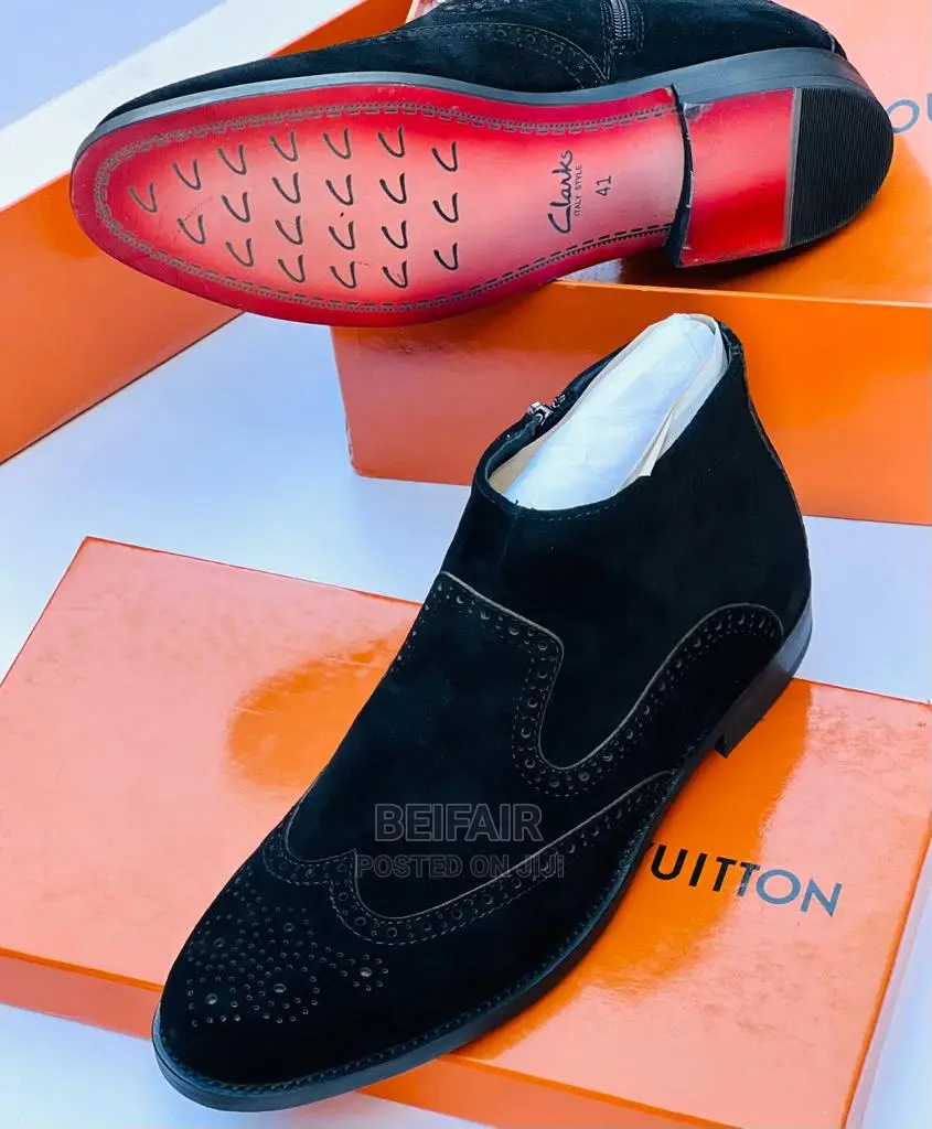 Original Clarks Men's Black Boots | Buti Za Kiume