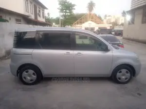 Toyota Sienta 1.5 AWD 2004 Silver