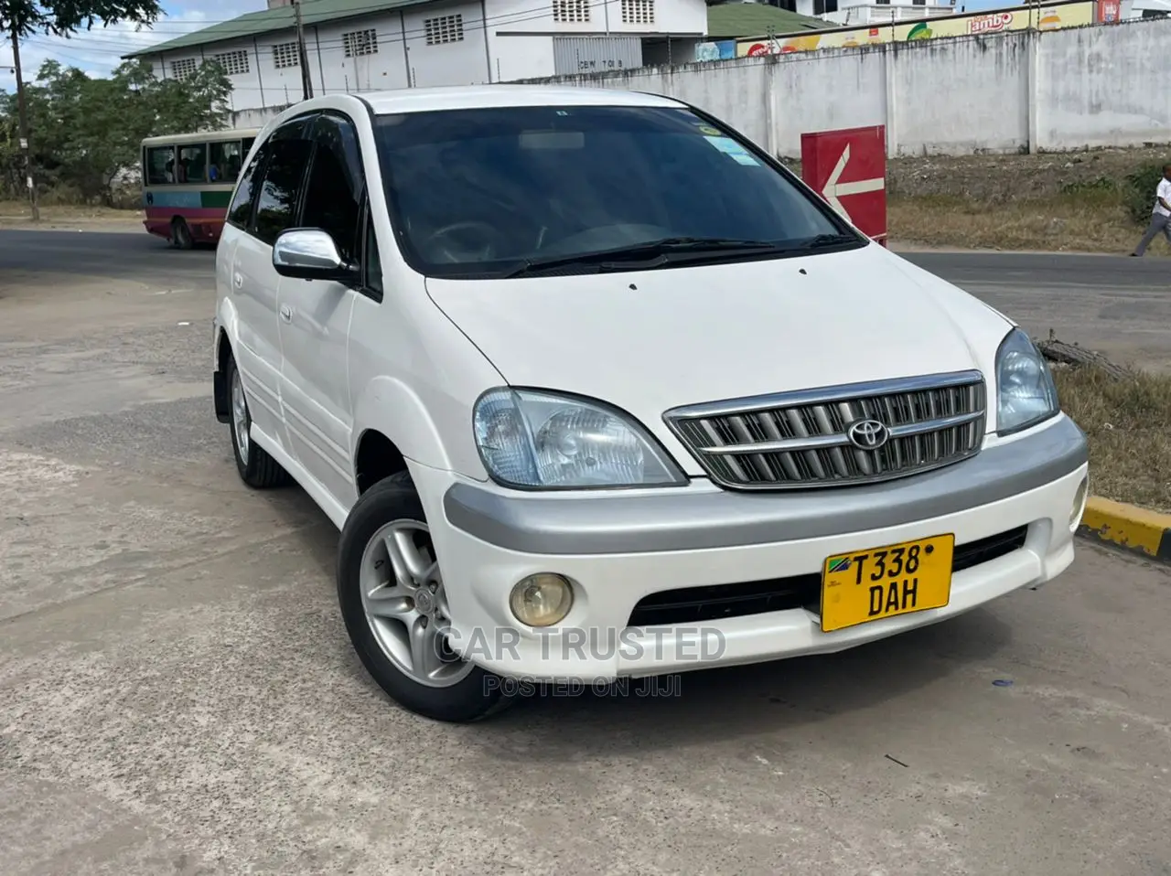 Toyota Nadia 2.0 135hp FWD 2003 White