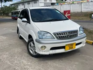 Toyota Nadia 2.0 135hp FWD 2003 White