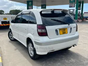 Toyota Nadia 2.0 135hp FWD 2003 White