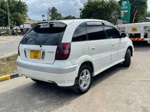 Toyota Nadia 2.0 135hp FWD 2003 White
