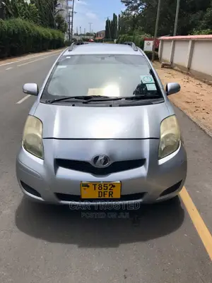 Toyota Vitz 1.3 AWD 5dr 2005 Silver