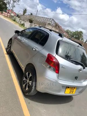 Toyota Vitz 1.3 AWD 5dr 2005 Silver