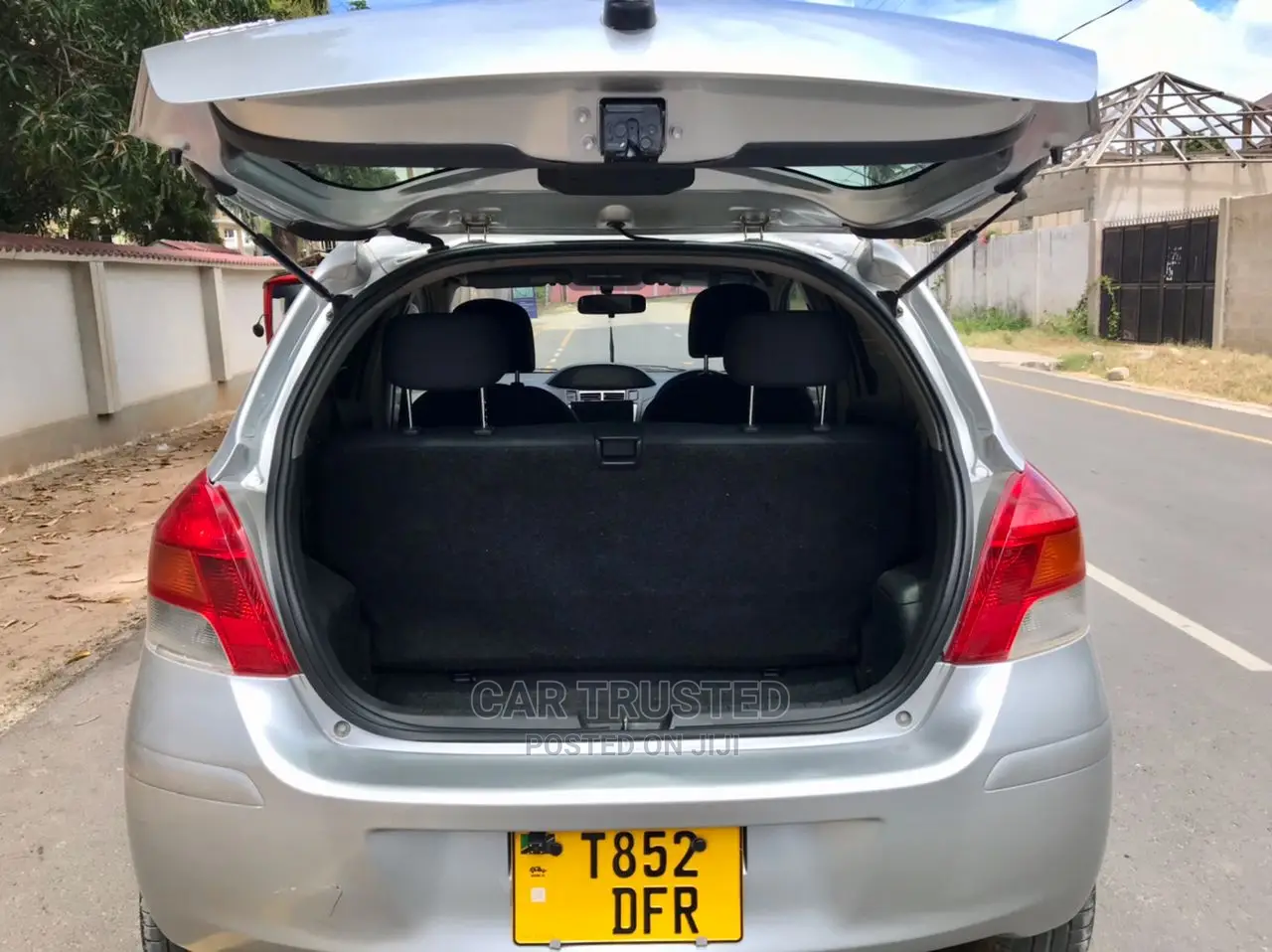 Toyota Vitz 1.3 AWD 5dr 2005 Silver