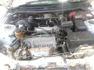 Toyota RAV4 Base 4x4 1999 White