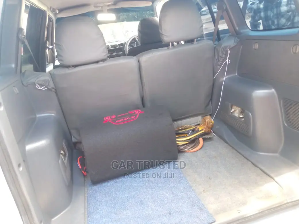 Toyota RAV4 Base 4x4 1999 White