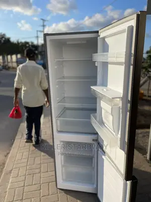 Fridge Kubwa Ina Water Dispenser