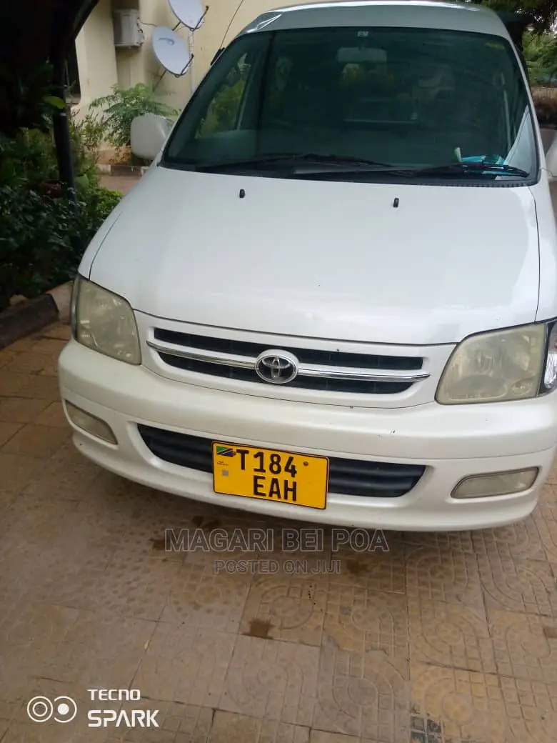 Toyota Noah 2008 White