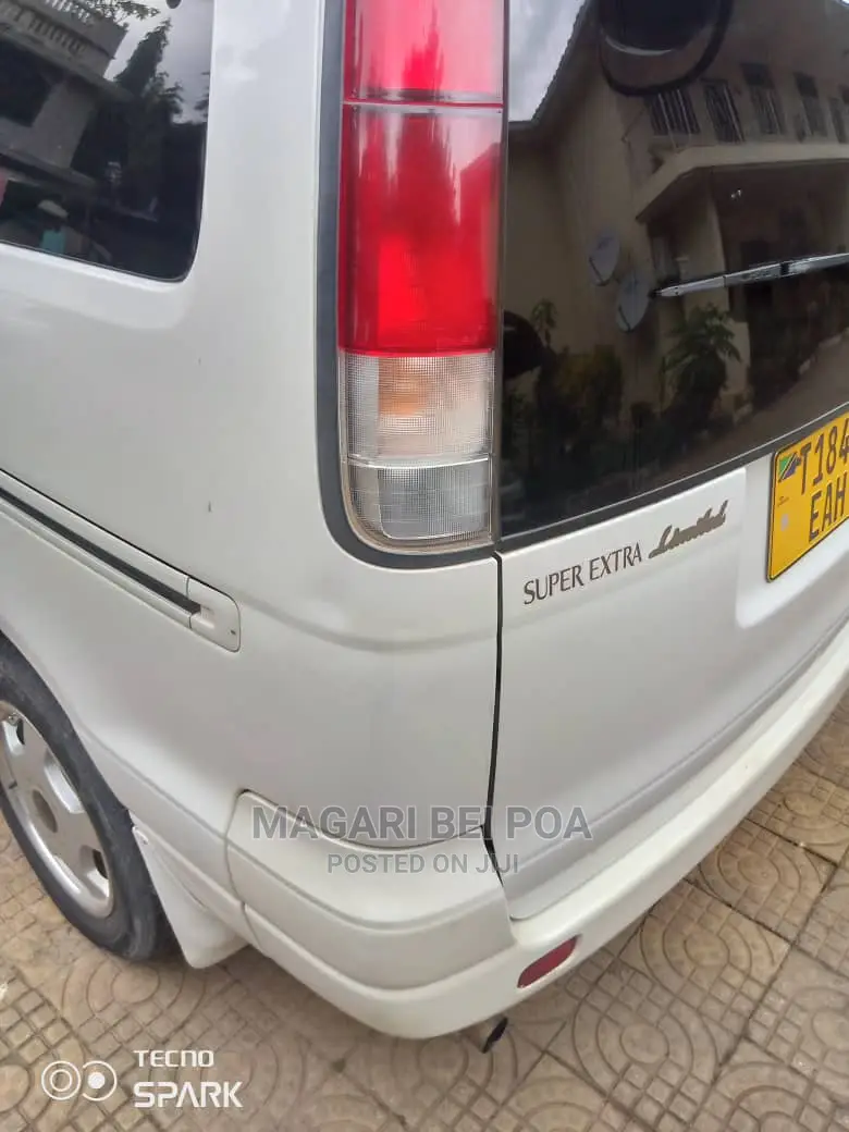 Toyota Noah 2008 White