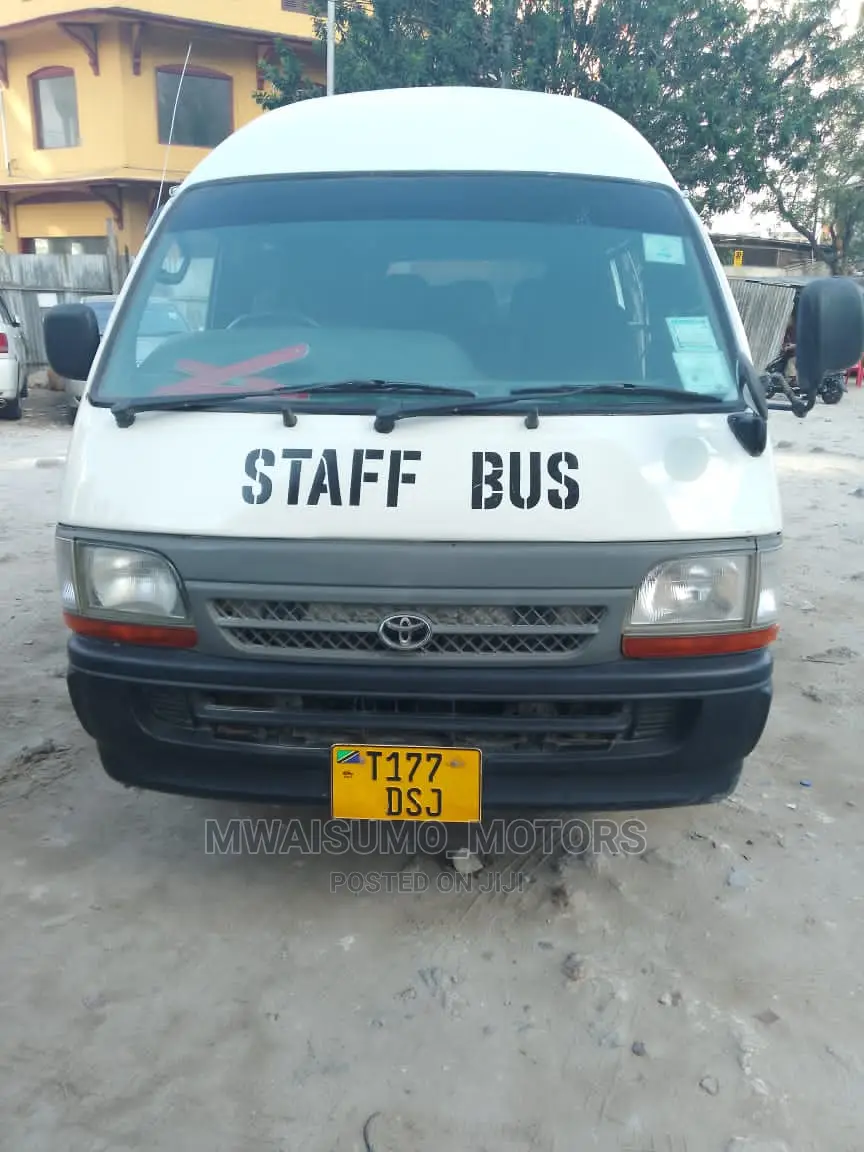 Toyota HiAce 2000 White