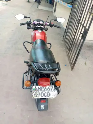 TVS HLX 125 2021 Red