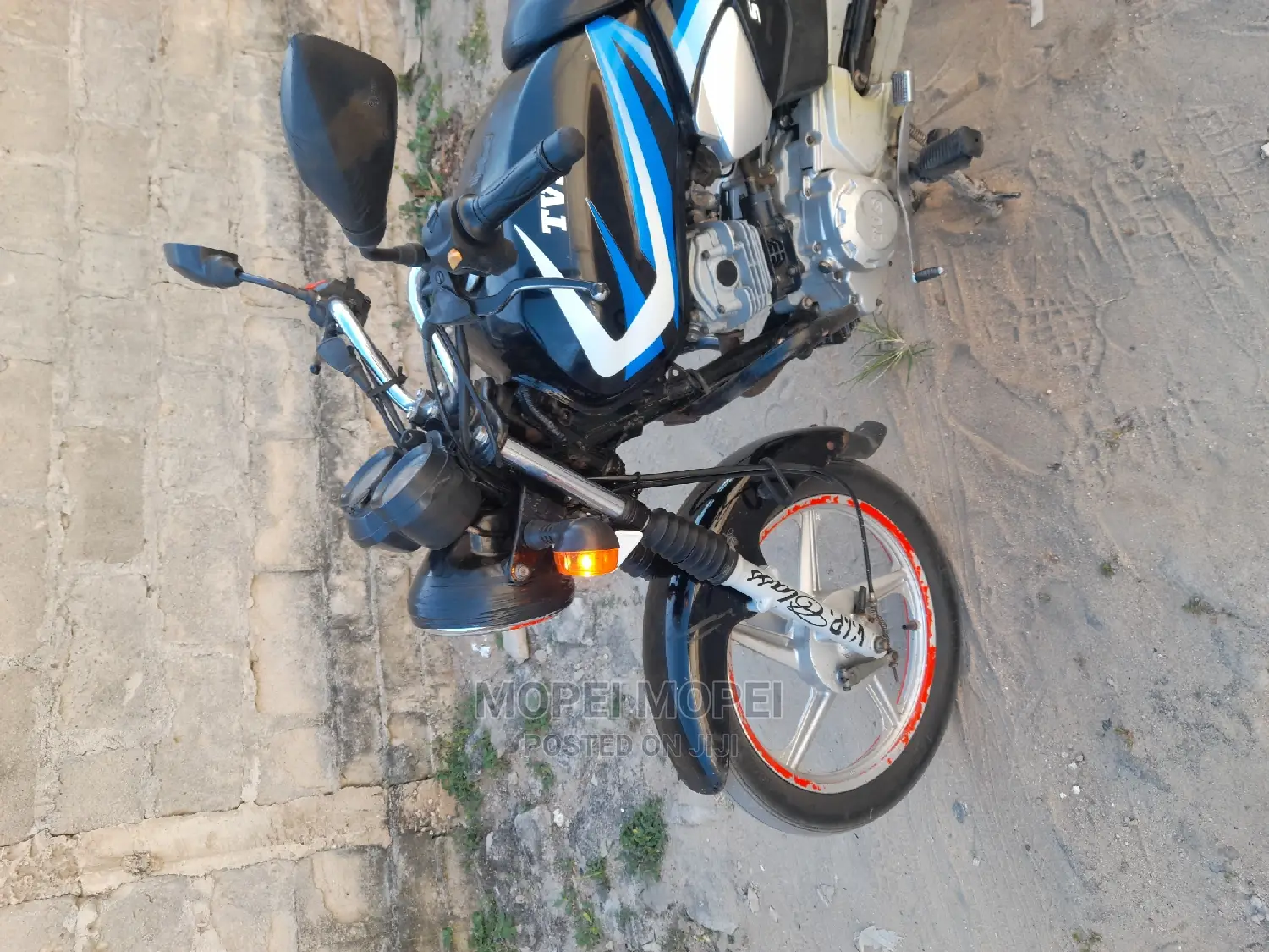 TVS HLX 125 2021 Black