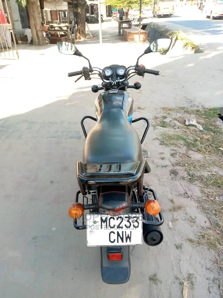 TVS HLX 125 2021 Black