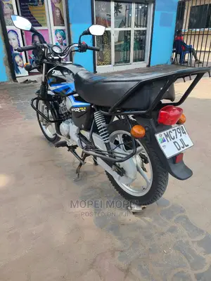 TVS HLX 125 2022 Black