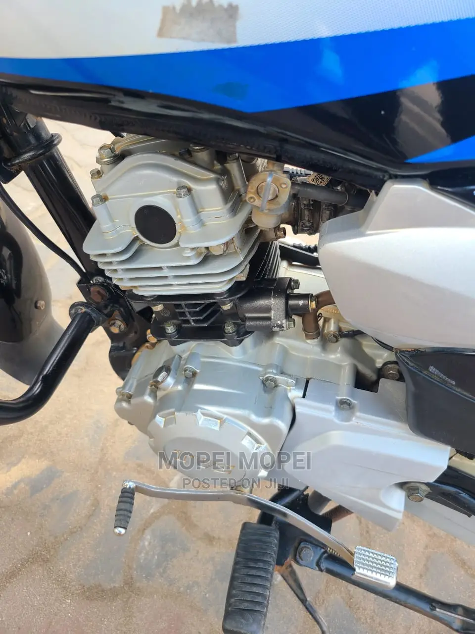 TVS HLX 125 2022 Black