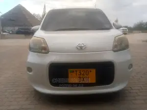 Toyota Porte 1.5 AWD 2014 White