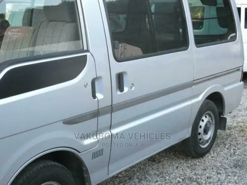 Nissan Vanette 2004 Silver