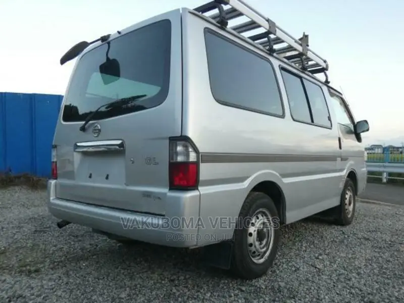 Nissan Vanette 2004 Silver