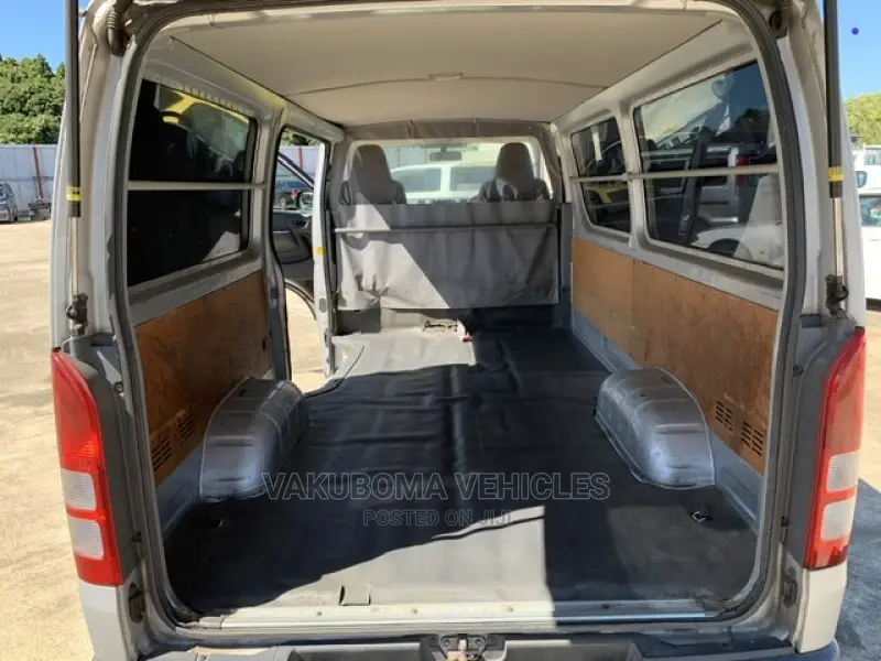 Toyota HiAce 2008 Silver