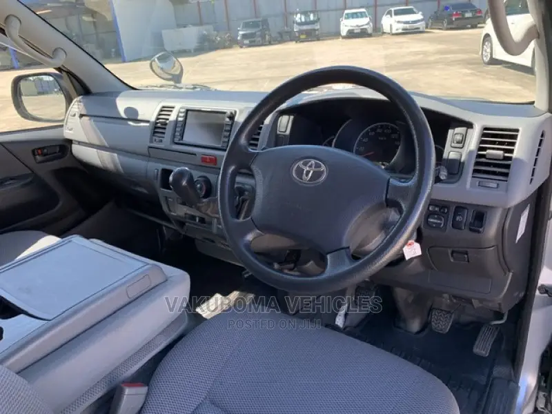 Toyota HiAce 2008 Silver